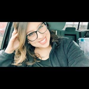 Meet your Posher, Alyssa